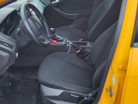 2015 Ford Focus III Рестайлинг, жёлтый, 750000 рублей - вид 18