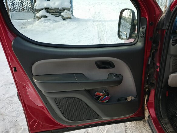 2011 Fiat Doblo I Рестайлинг, пурпурный, 420000 рублей - вид 12