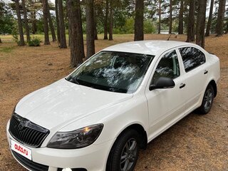 2013 Skoda Octavia II (A5) Рестайлинг, белый, 750000 рублей, вид 1