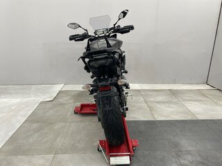 2015 Yamaha MT-09 Tracer (FJ-09), чёрный, 679000 рублей, вид 4