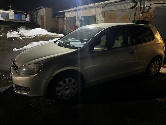 2012 Volkswagen Golf VI, серебристый, 690000 рублей - вид 1