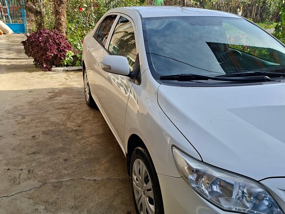 2013 Toyota Corolla X (E140, E150) Рестайлинг, белый, 1150000 рублей - вид 2