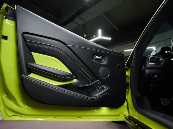 2018 Aston Martin V8 Vantage IV, зелёный - вид 34