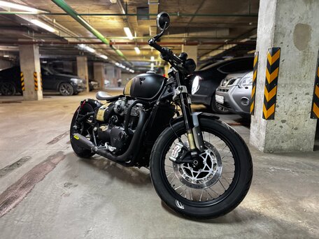 2020 Triumph Bonneville Bobber, чёрный, 1750000 рублей, вид 3