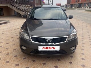 2011 Kia Ceed I Рестайлинг, серебристый, 1100000 рублей, вид 1