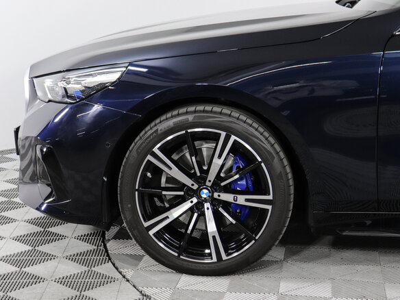 2026 BMW 5 серии 530i xDrive VIII (G60/G61/G68), синий - вид 15