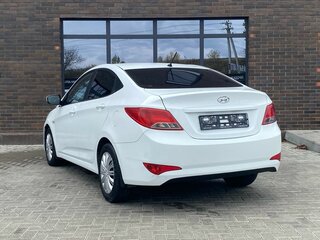 2014 Hyundai Solaris I Рестайлинг, белый, 735000 рублей, вид 3