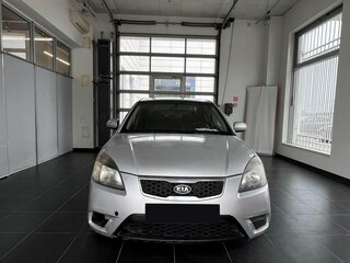 2010 Kia Rio II Рестайлинг, серебристый, 450000 рублей, вид 2