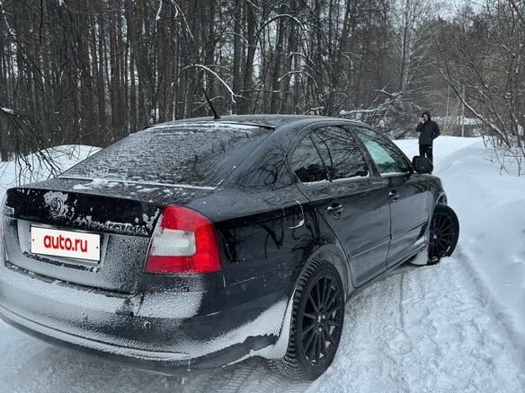 2011 Skoda Octavia II (A5) Рестайлинг, чёрный, 900000 рублей - вид 2