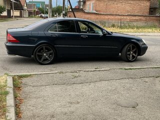 1999 Mercedes-Benz S-Класс 500 IV (W220), чёрный, 730000 рублей, вид 2