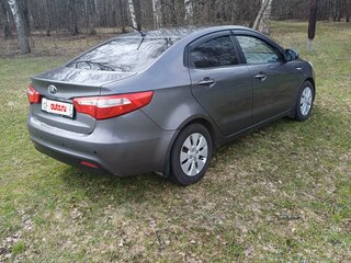2013 Kia Rio 5-speed III, серый, 720000 рублей, вид 5