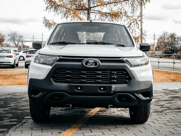 2026 Lada (ВАЗ) Niva Travel I Рестайлинг, белый, 1808000 рублей - вид 5