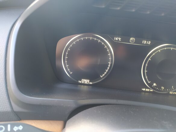 2017 Volvo XC90 II, чёрный, 3000000 рублей - вид 11