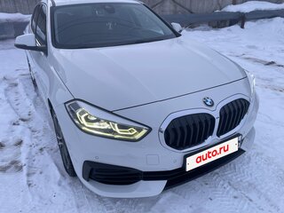2022 BMW 1 серии 120i III (F40), белый, 2800000 рублей, вид 4