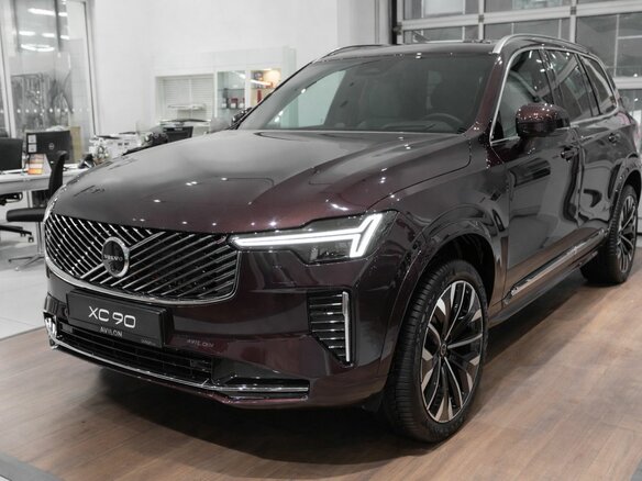 2025 Volvo XC90 B5 II Рестайлинг 2, красный