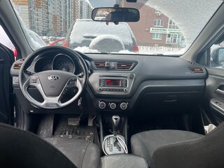 2017 Kia Rio III Рестайлинг, серый, 935000 рублей, вид 5