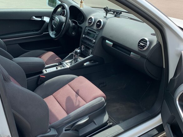 2010 Audi A3 II (8P) Рестайлинг 2, белый, 1000000 рублей - вид 4