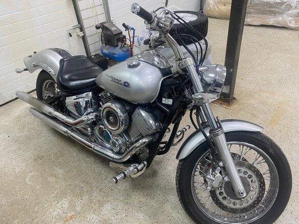2002 Yamaha XVS1100, серый, 480000 рублей