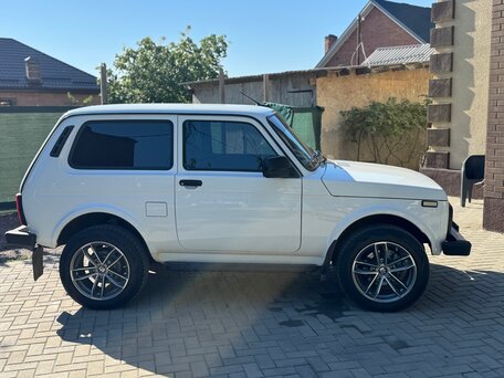 2023 Lada (ВАЗ) Niva Legend I, белый, 835000 рублей, вид 2