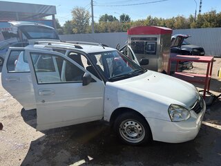 2013 Lada (ВАЗ) Priora I Рестайлинг, белый, 350000 рублей, вид 1