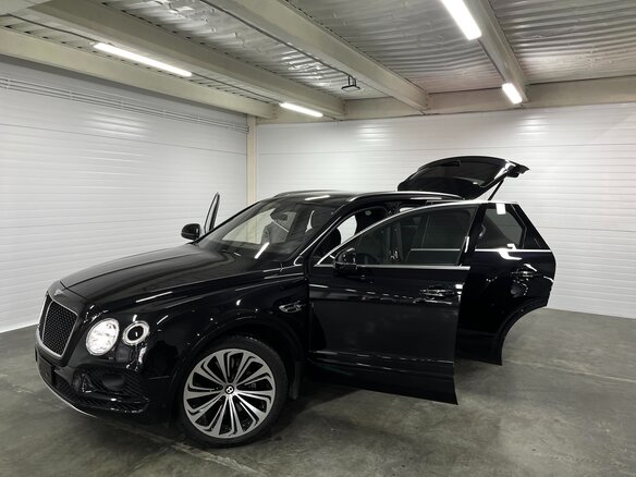 2017 Bentley Bentayga I, чёрный - вид 11