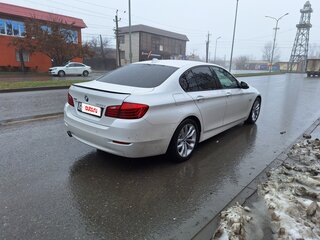 2016 BMW 5 серии 528i xDrive VI (F10/F11/F07) Рестайлинг, белый, 3300000 рублей, вид 3