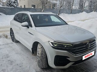 2019 Volkswagen Touareg III, белый, 4500000 рублей, вид 2
