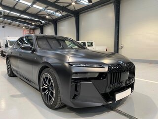 2026 BMW i7 xDrive60 I (G70), серый, 24600000 рублей, вид 3