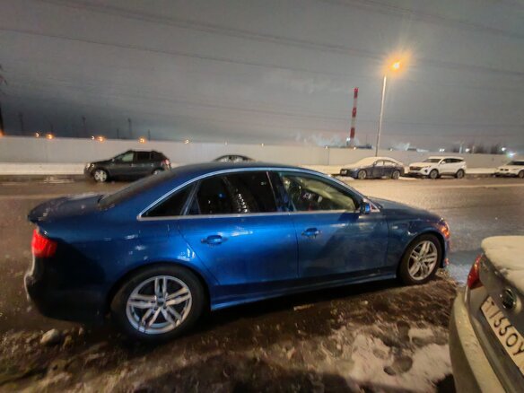 2011 Audi A4 IV (B8), синий, 1100000 рублей - вид 3