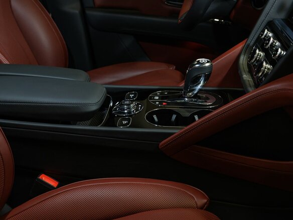 2025 Bentley Bentayga I Рестайлинг, чёрный, 34500000 рублей - вид 33