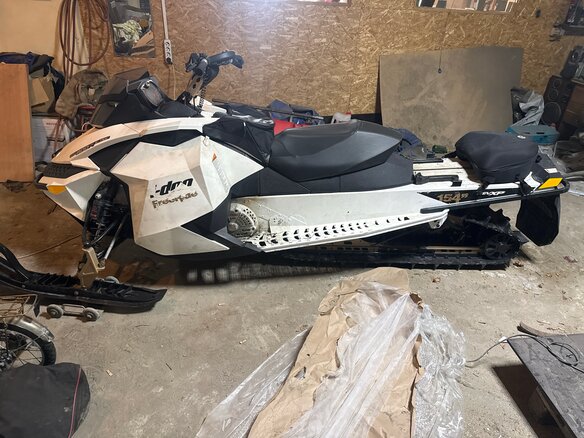 2010 BRP Ski-Doo Freeride, белый, 800000 рублей - вид 1