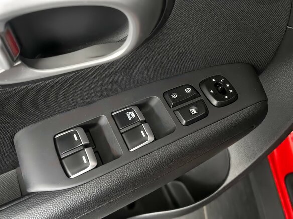 2018 Kia Soul II Рестайлинг, красный - вид 19