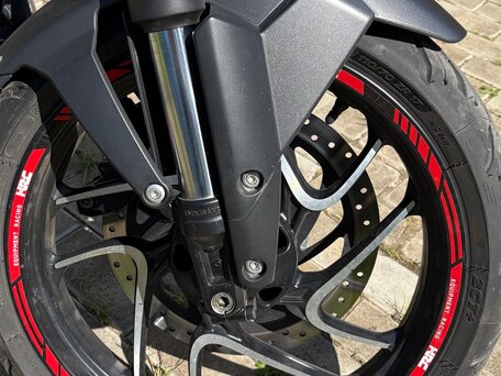 2020 Bajaj Dominar 400, чёрный, 305000 рублей, вид 5