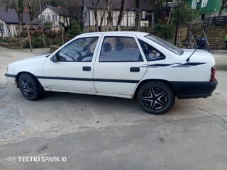 1993 Opel Vectra KAT A, белый, 145000 рублей, вид 3