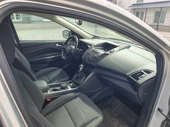 2017 Ford Kuga II Рестайлинг, серый, 1600000 рублей - вид 6