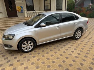 2013 Volkswagen Polo V, серебристый, 970000 рублей, вид 4