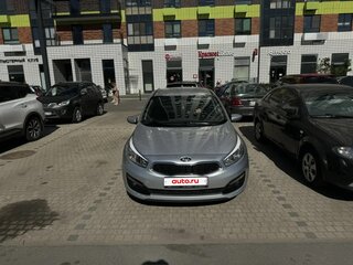 2018 Kia Ceed II Рестайлинг, серебристый, 1010000 рублей, вид 3