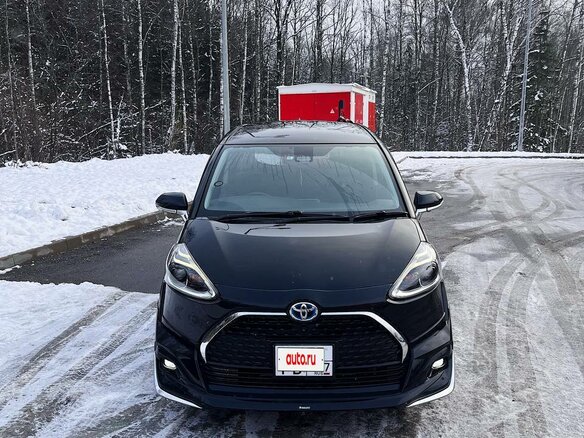 2018 Toyota Sienta II Рестайлинг, чёрный, 1550000 рублей - вид 1