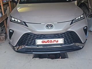 2025 Toyota Venza II, серебристый, 5000000 рублей, вид 4