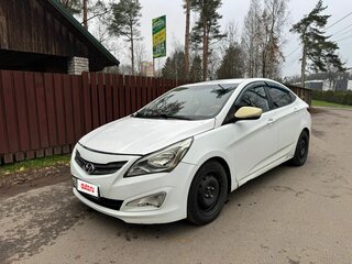 2015 Hyundai Solaris I Рестайлинг, белый, 520500 рублей, вид 1