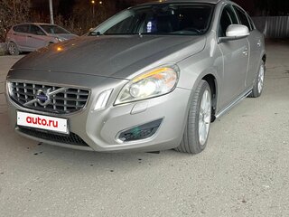 2013 Volvo S60 II, бежевый, 1500000 рублей, вид 1