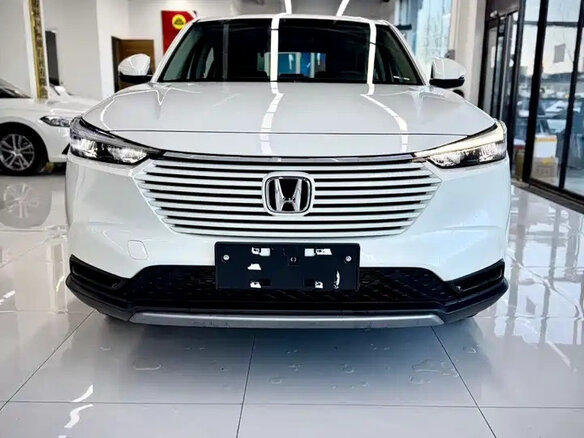 2023 Honda Vezel II, белый, 2100000 рублей - вид 1