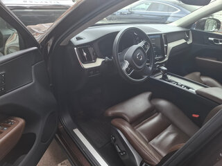 2020 Volvo XC60 II, коричневый, 3650000 рублей, вид 5