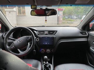 2012 Kia Rio 5-speed III, красный, 650000 рублей, вид 5