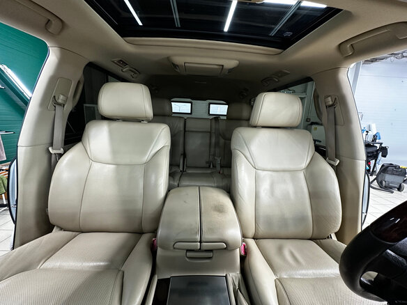2010 Lexus LX 570 III, белый, 3400000 рублей - вид 7