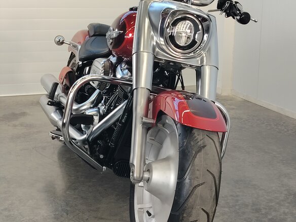 2017 Harley-Davidson Fat Boy, красный, 1789000 рублей - вид 2