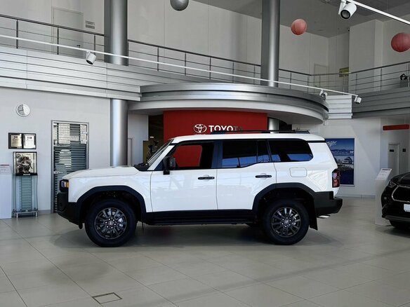 2024 Toyota Land Cruiser Prado 250 Series, белый, 10500000 рублей - вид 6