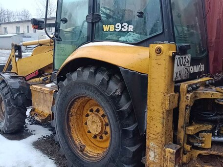2011 Komatsu WB93R-5, жёлтый, 4150000 рублей, вид 2