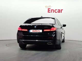 2022 BMW 5 серии 520i VII (G30/G31/G38) Рестайлинг, чёрный, 4370000 рублей, вид 4