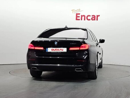 2022 BMW 5 серии 520i VII (G30/G31/G38) Рестайлинг, чёрный, 4370000 рублей, вид 4